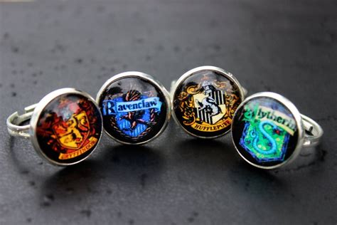 hogwarts house rings.